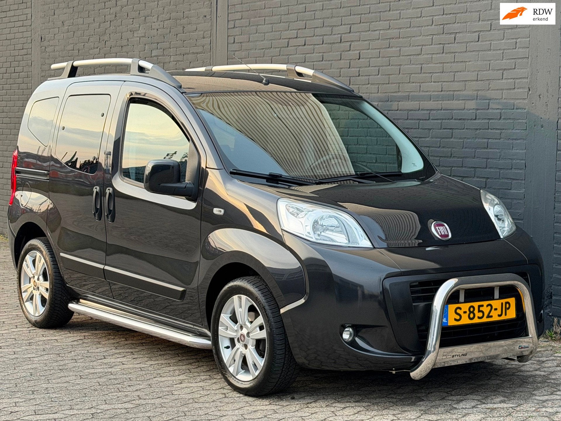 Fiat Qubo 1.4 Easy AIRCO/PDC/NIEUW APK/BOEKJES/NAP/LICHTMETA, Auto's, Fiat, Voorwielaandrijving, Euro 5, 4 cilinders, 400 kg