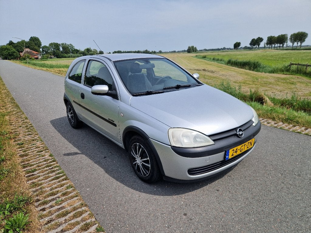 Opel Corsa 1.2 16V Nieuwe APK 2 Juli 2027 Weinig Kmtrs., Voorwielaandrijving, Euro 5, 74 pk, 31 €/maand