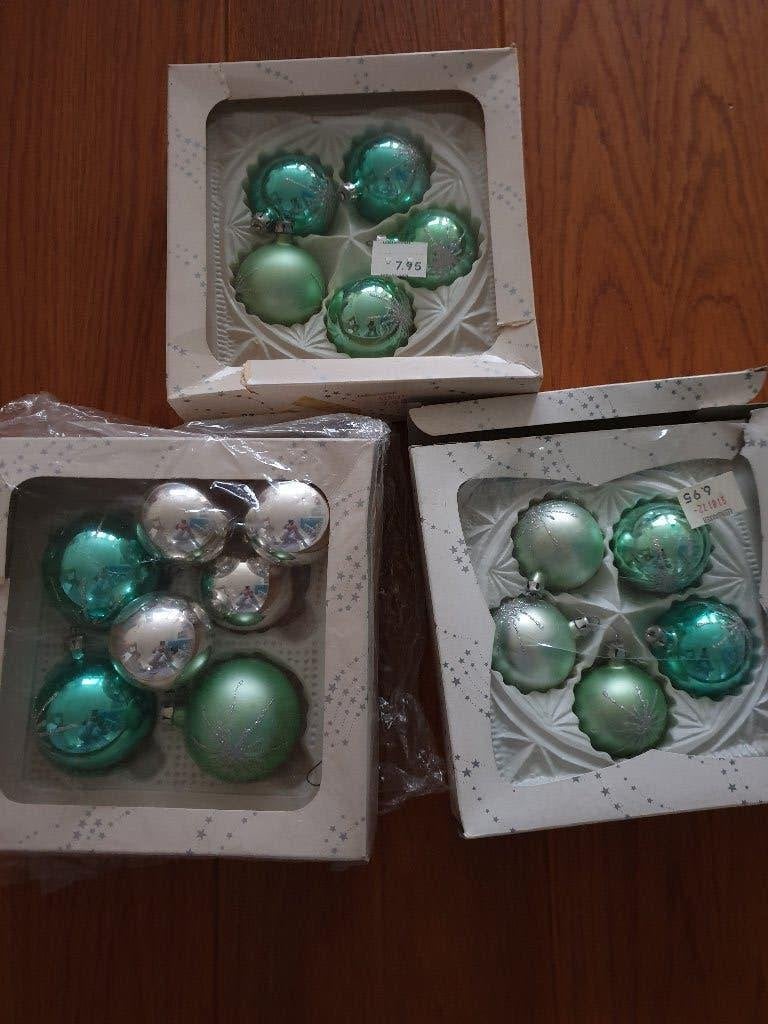 Mintgroene / zilverkleurige kerstballen, Ophalen of Verzenden, Zo goed als nieuw