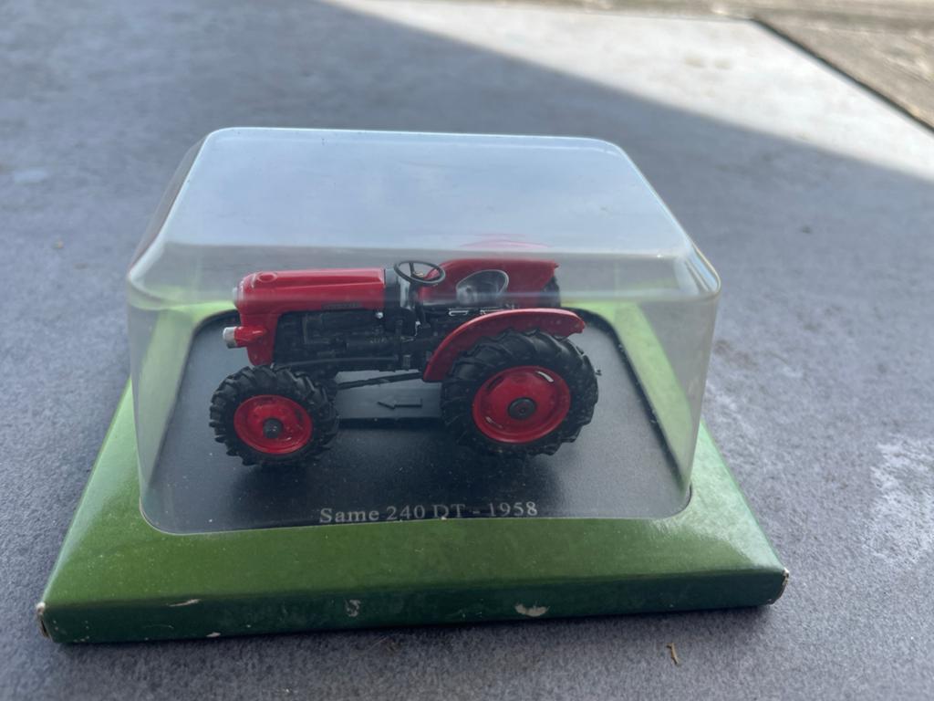 Same 240 DT - 1958 schaalmodel tractor 1:43, Ophalen of Verzenden, Zo goed als nieuw, Tractor of Landbouw, Overige merken
