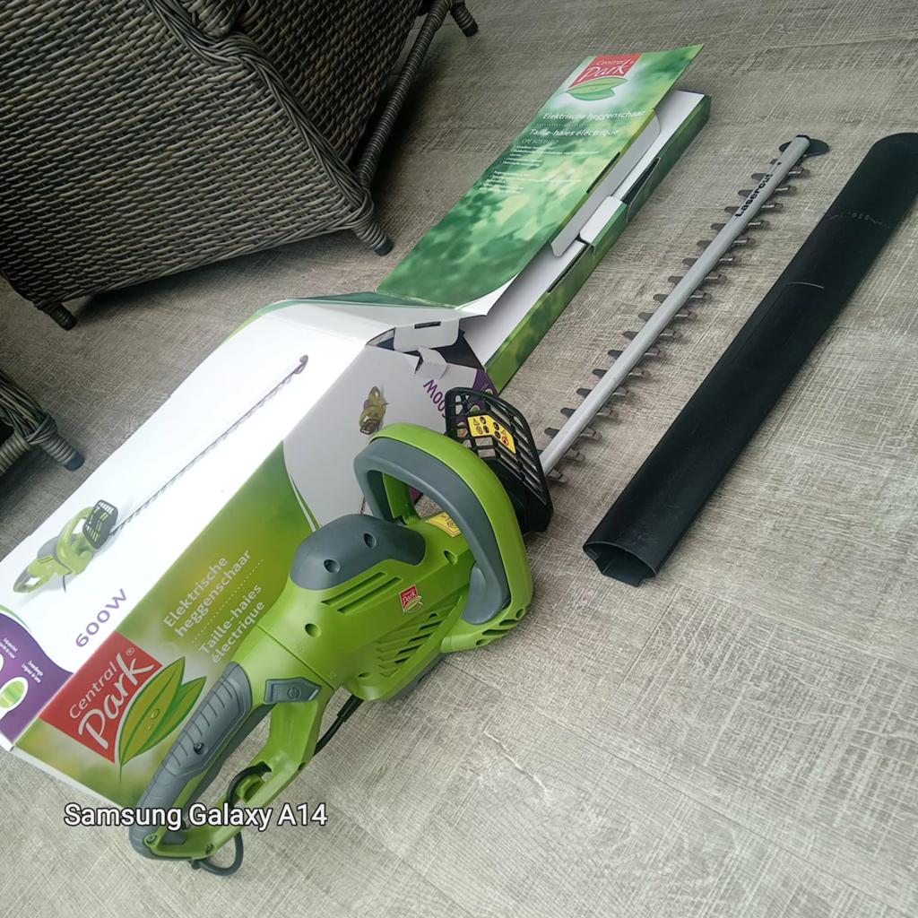 Central Park Elektrische Heggenschaar 600W, Ophalen, Zo goed als nieuw, Elektrisch, Central Park