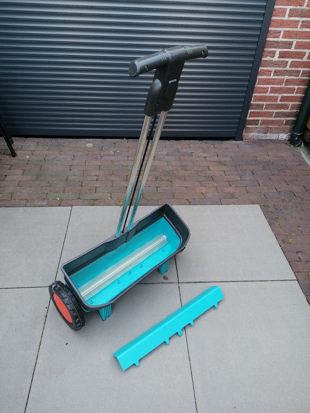 Gardena Comfort Strooiwagen Zout Kalk Zaad Meststof Strooier, Ophalen of Verzenden, Zo goed als nieuw