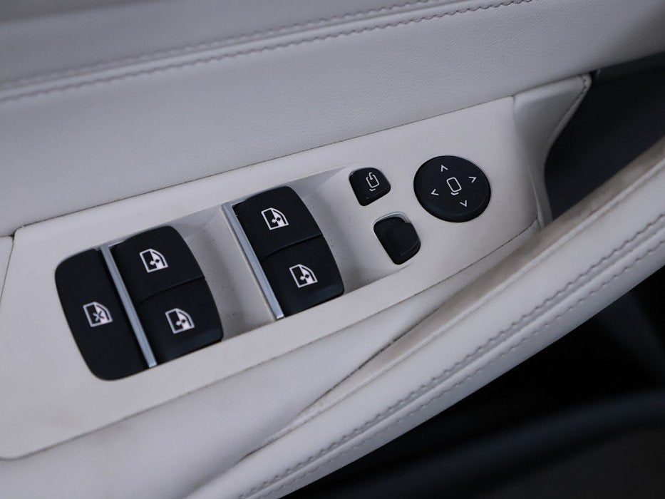 Foto 32 van BMW 5 Serie Touring 520i High Executive | Pano | Leder | 04-