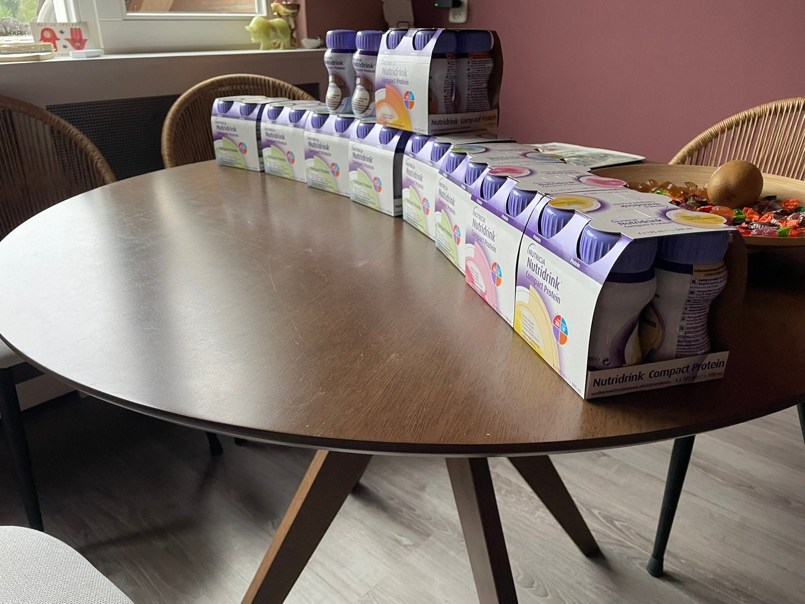 38 flesjes nutri drink met lange mouwen houdbaarheidsdatum, Ophalen of Verzenden
