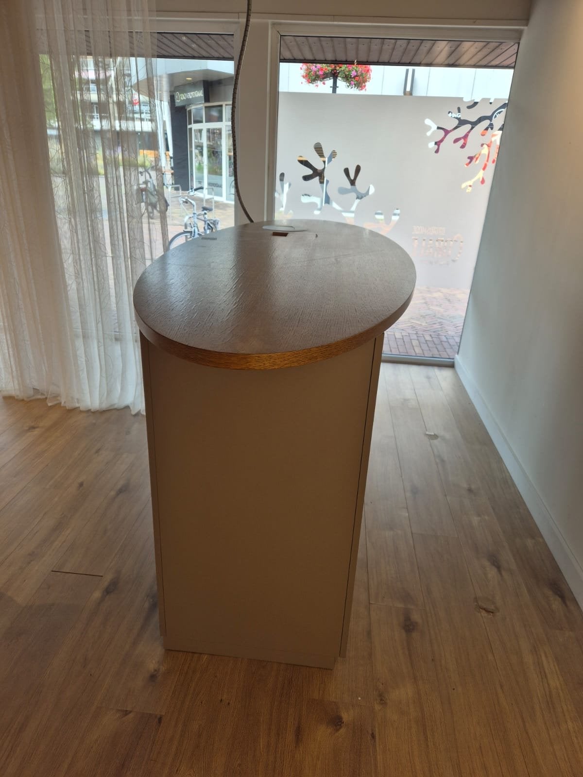 Moderne ovale toonbank, balie/receptie desk met opbergruimte, Ophalen, Gebruikt, 75 cm of meer, Hout