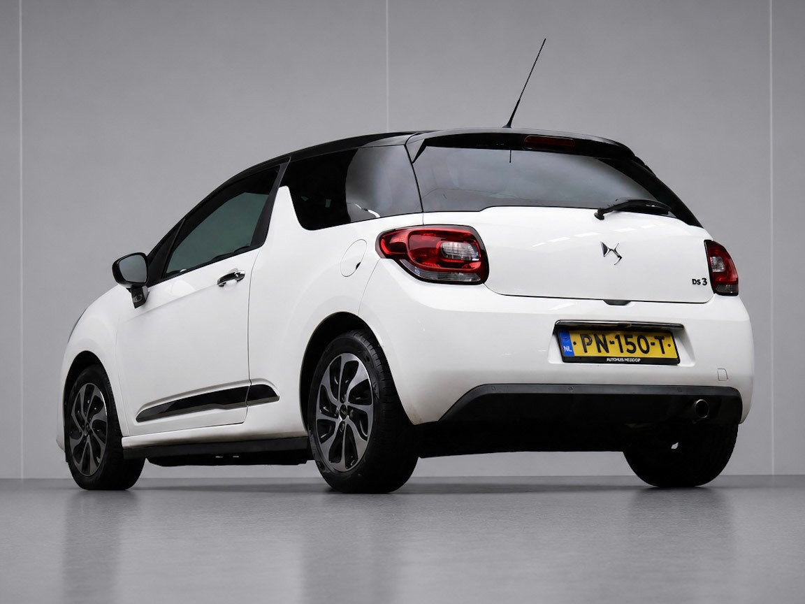 DS 3 1.2 PureTech So Chic Sport (APPLE CARPLAY,NAVI,CAMERA,C, Voorwielaandrijving, Gebruikt, 1199 cc, 82 pk