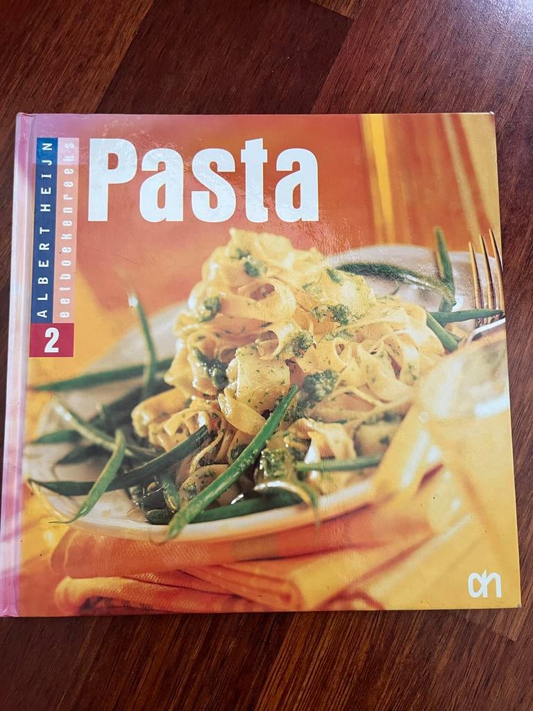 Albert Heijn Eetboekenreeks 2: Pasta Kookboek, Ophalen of Verzenden, Zo goed als nieuw, Italië, Hoofdgerechten