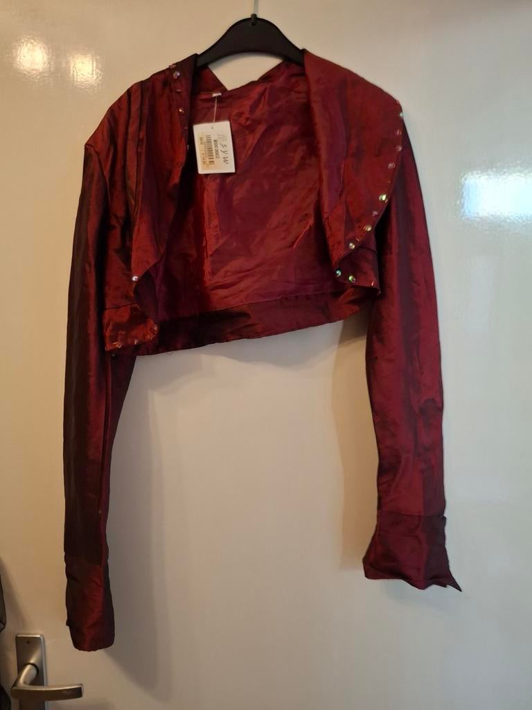 Nieuw rode bolero maat 36/38, Galajurk, Nieuw, Ophalen of Verzenden, Maat 36 (S)