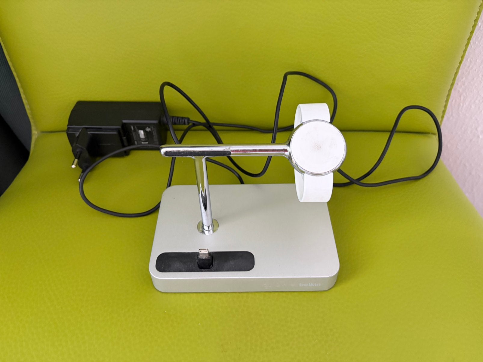 Belkin charge dock, Ophalen of Verzenden, Zo goed als nieuw, Overige typen