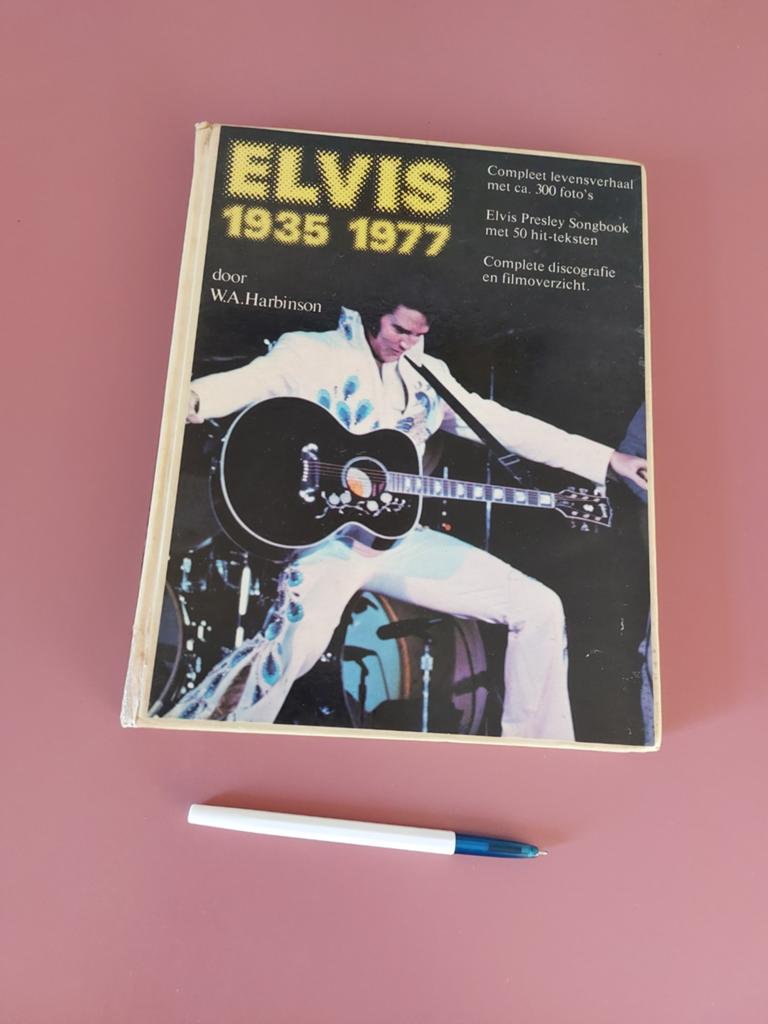 Elvis 1935-1977,door W.A.Harbinson., Ophalen of Verzenden, Gelezen, Artiest