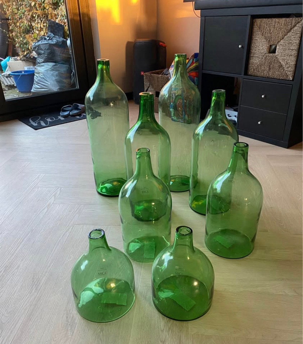 8 Groene vazen, Huis en Inrichting, Woonaccessoires | Vazen, Ophalen, Zo goed als nieuw