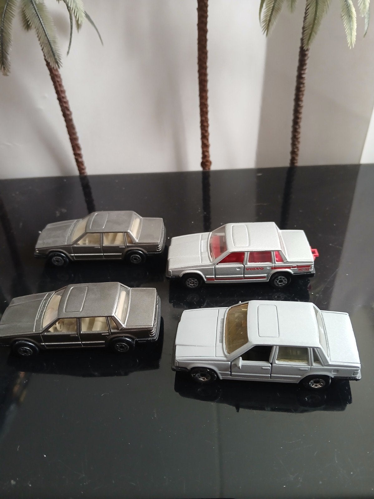 Volvo 760GLE. Matchbox,  Majorette en Edocar. Vanaf:, Ophalen of Verzenden, Auto