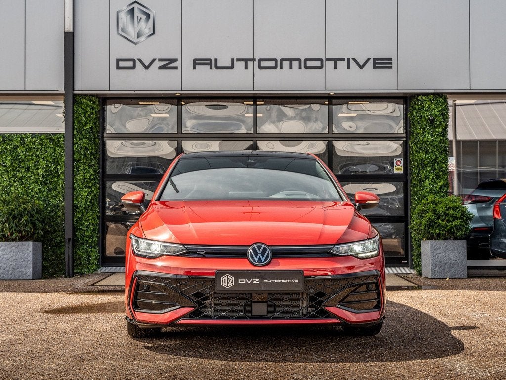 Volkswagen Golf 1.5 eTSI 150PK DSG R-Line Edition | Black Pa, 4 cilinders, Alcantara, Origineel Nederlands, Bedrijf
