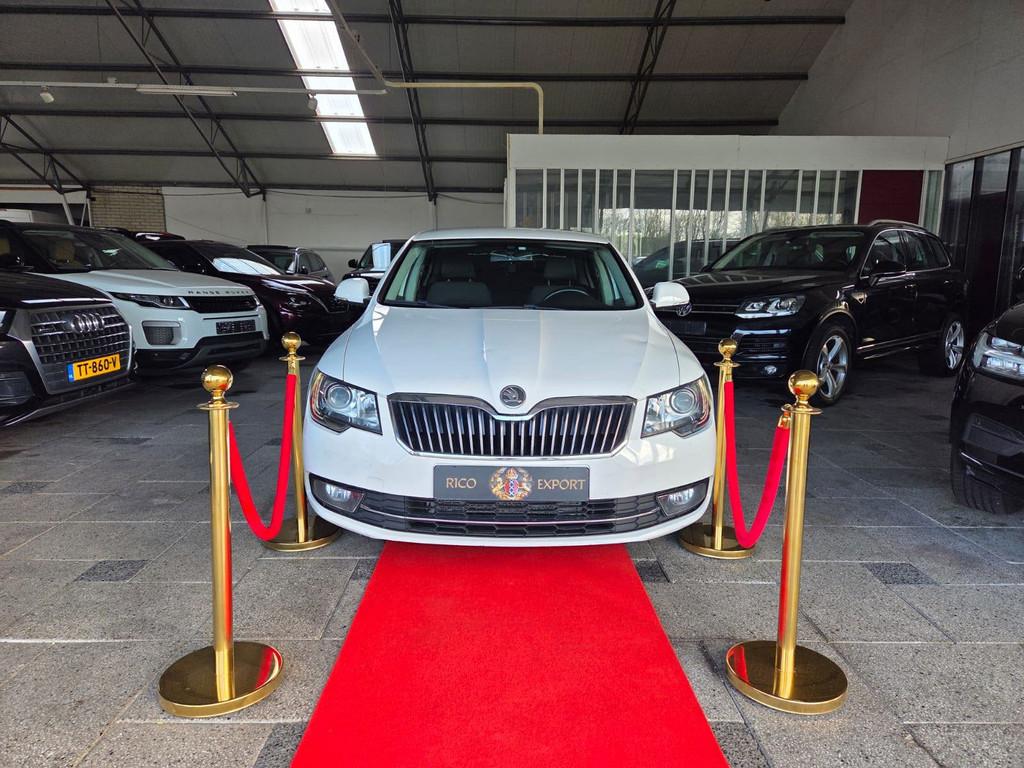 Skoda Superb 2.0 TDI AUTOMAAT SEDAN LIMOUSINE FULL!, Auto's, Skoda, Bedrijf, Te koop, Superb, Diesel, Euro 5, C, Hatchback, Handgeschakeld