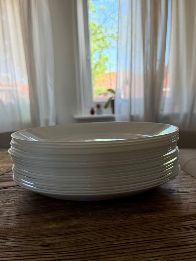 Set van 18 witte diepe borden, Ophalen, Keramiek, Zo goed als nieuw, Bord(en)