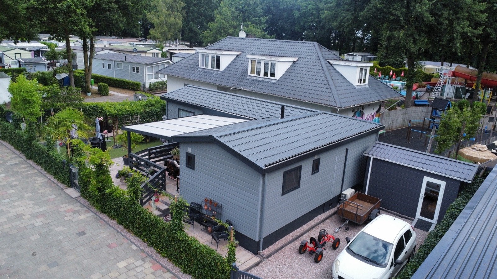 Luxe,L , Chalet op Chaletpark de Waterval .in Neer (Limburg)