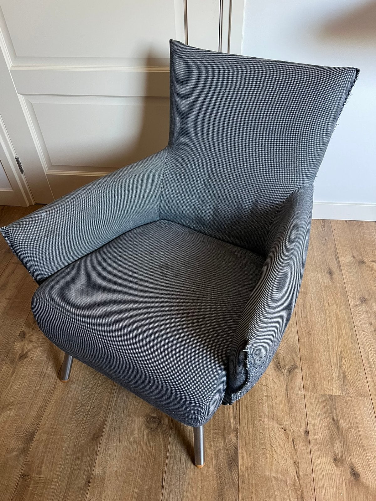 Blauw-grijze fauteuil. Merk: Vandenberg Cheo fauteuil, Huis en Inrichting, Ophalen, Gebruikt, Minder dan 75 cm, Strakke  uitstraling