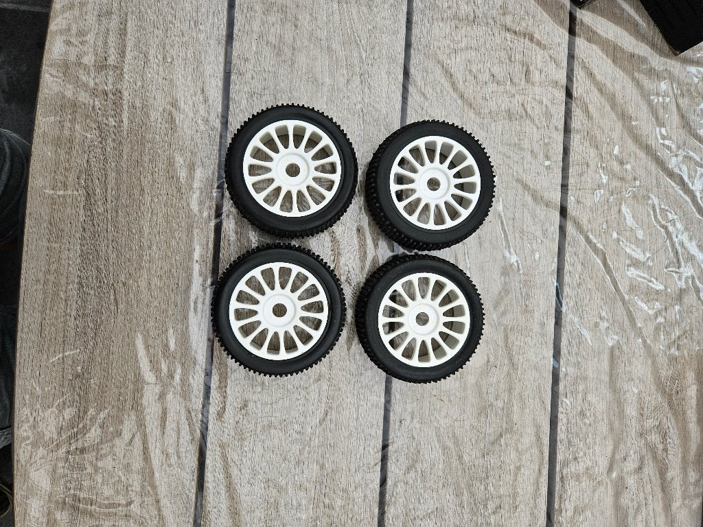 Witte O.R. wielen mini 4-kant + inserts. Schaal 1/8, Hobby en Vrije tijd, Ophalen of Verzenden, Nieuw, Schaal 1:8, Auto offroad