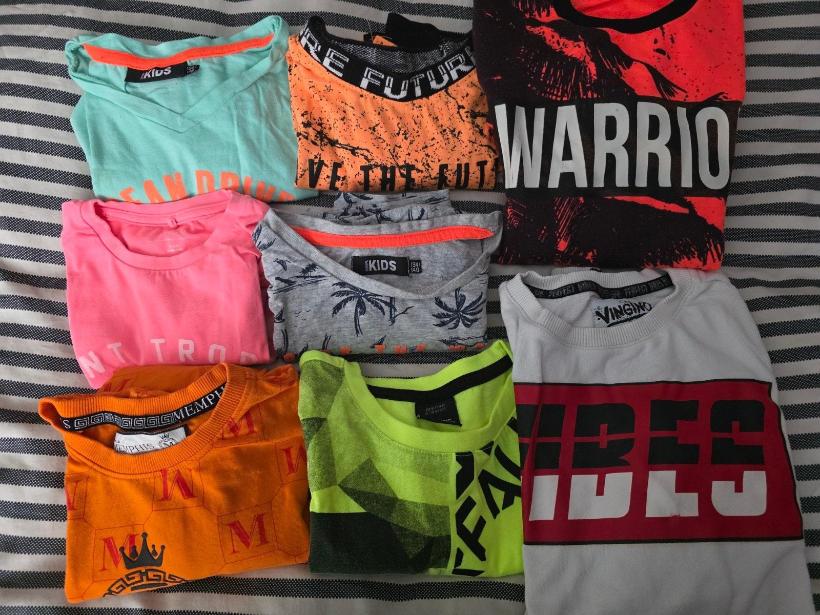 kledingpakket jongens T-shirts, sweaters, Vingino, Memphis, Kinderen en Baby's, Kinderkleding | Maat 134, Ophalen, Zo goed als nieuw