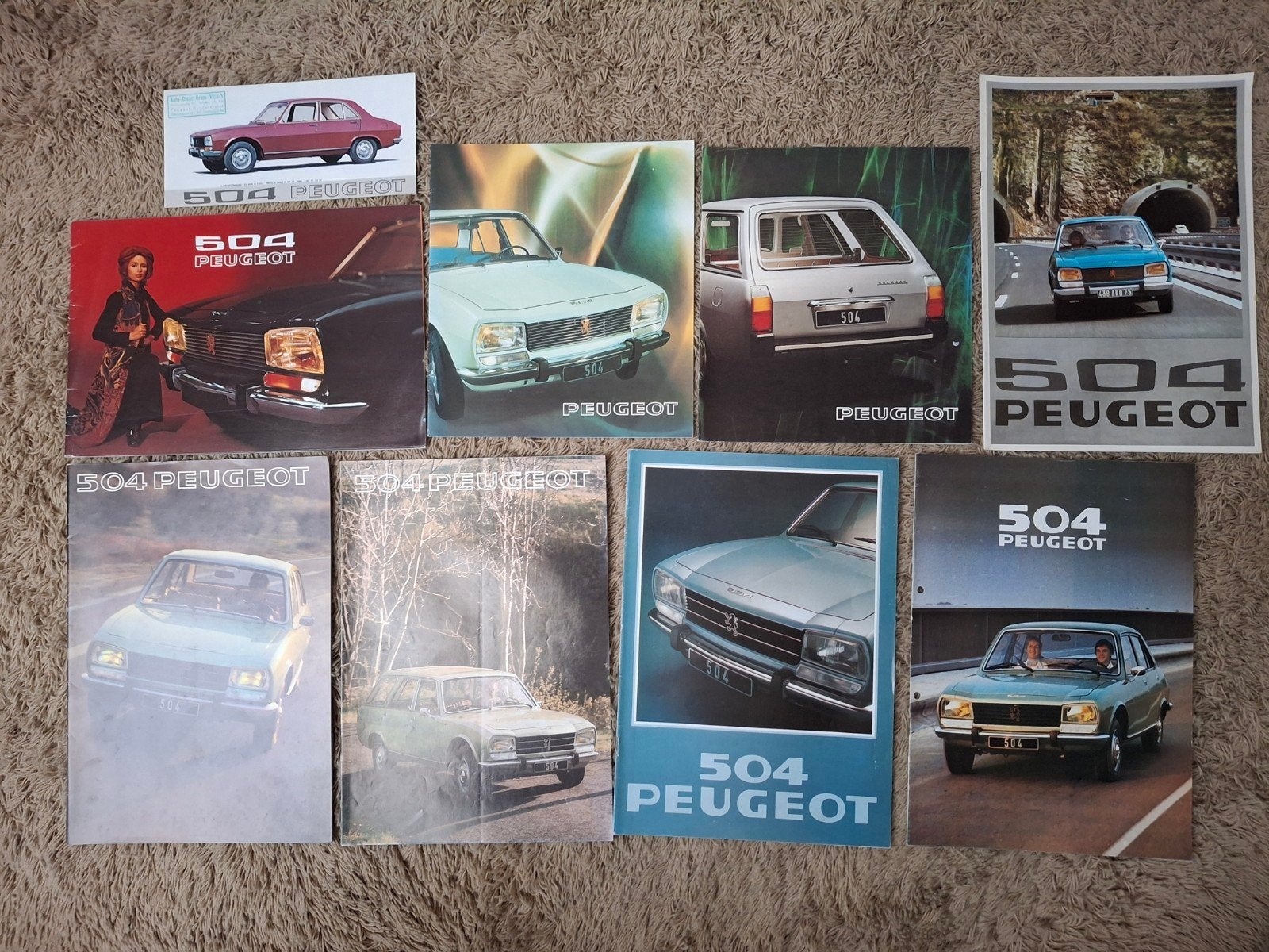 lot autofolders Peugeot 504, Verzenden, Zo goed als nieuw, Peugeot