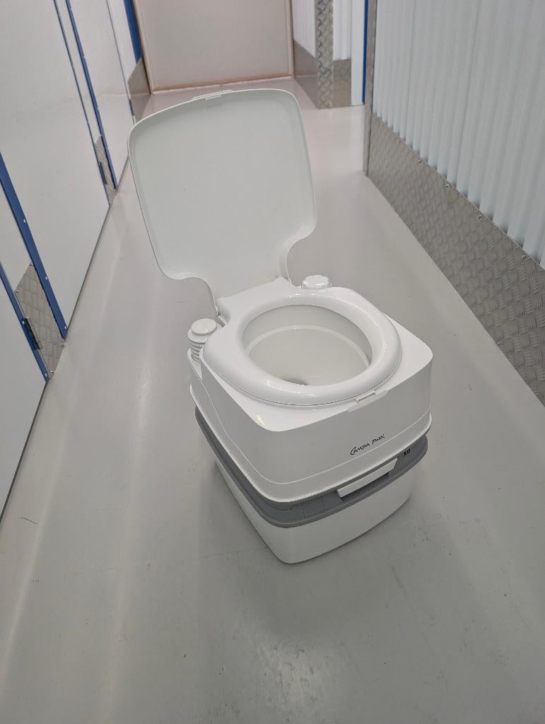 Chemisch toilet, Ophalen, Gebruikt