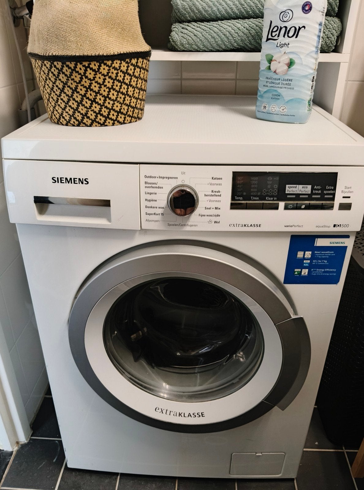 Siemens Wasmachine met gratis wasmachinekast, Ophalen, Gebruikt, 1200 tot 1600 toeren, Minder dan 85 cm