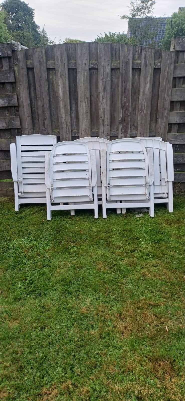 7 Witte kunststof tuinstoelen, inklapbaar en verstelbaar, Ophalen, Gebruikt, Kunststof, Inklapbaar