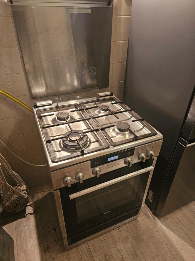 Vrijstaand gasfornuis met oven Siemens, Witgoed en Apparatuur, Fornuizen, Ophalen, Gebruikt, 4 kookzones, Gas