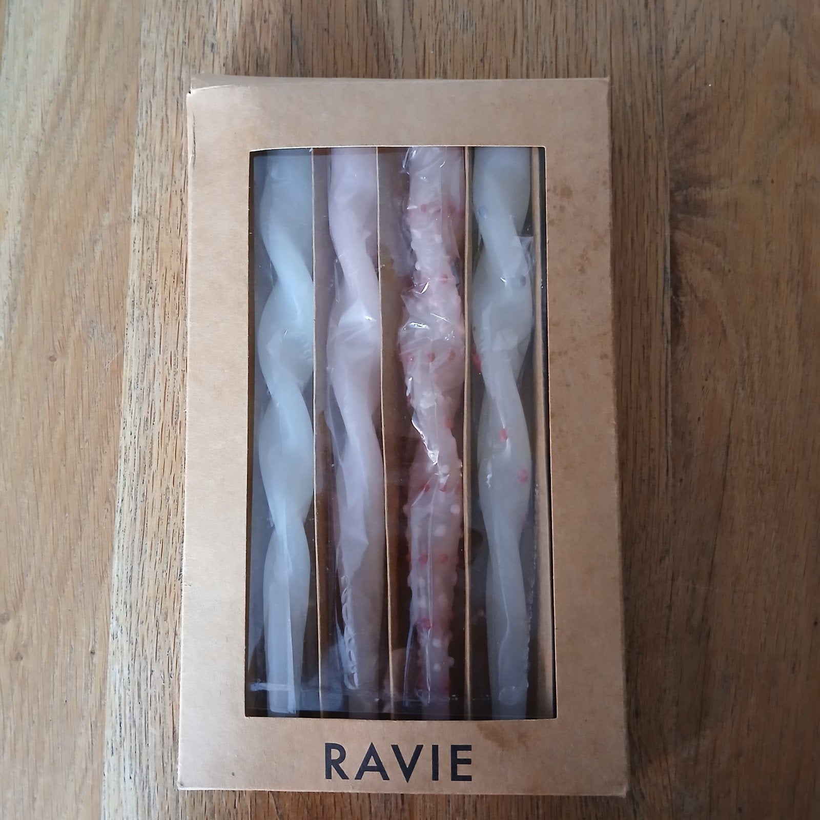 RAVIE Gedraaide Kaarsen - Wit en Roze (6 stuks), Meerkleurig, Overige merken, Ophalen of Verzenden, Kaars