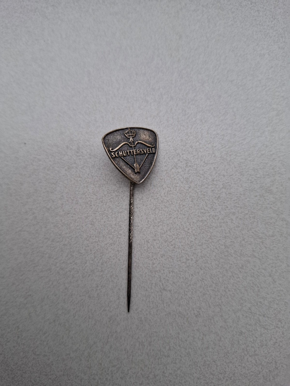 Vintage speldje pin prikker Schuttersveld handboog, Verzamelen, Ophalen of Verzenden