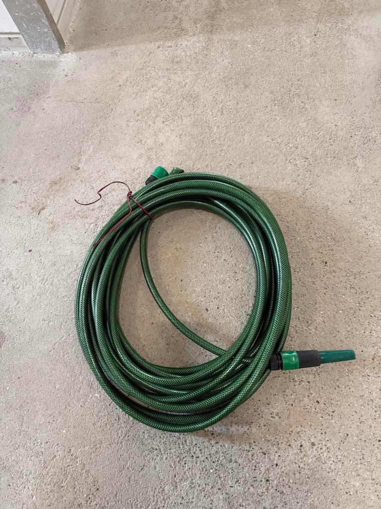 Groene tuinslang met spuitmond, Ophalen of Verzenden, Gebruikt, Tuinslang