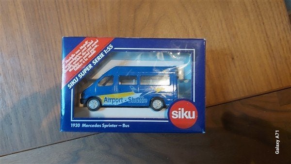 Siku 1930 Mercedes Sprinter Airport Shuttle, Ophalen of Verzenden, Zo goed als nieuw, Bus of Vrachtwagen, SIKU