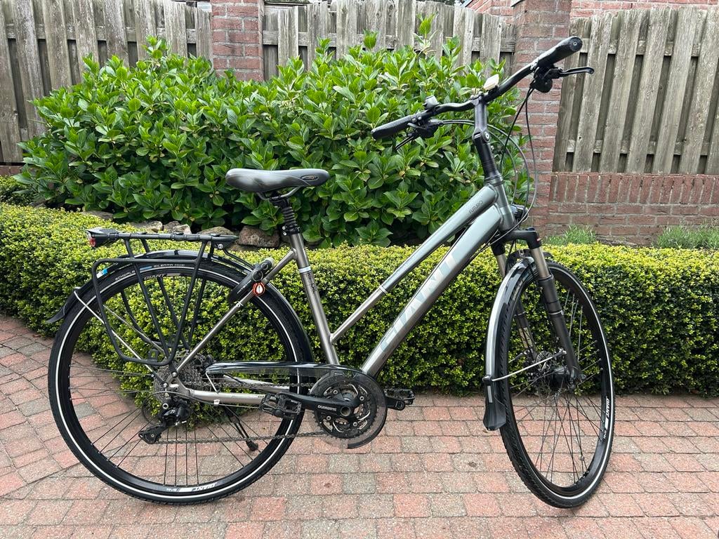 Giant Futuro Damesfiets - Maat M, 27 versnellingen Shimano, Ophalen, Gebruikt, Versnellingen, Giant