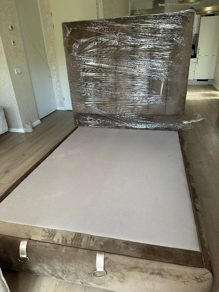 Nieuw complete boxspring met matras te koop, Ophalen, Bruin, 140 cm, 200 cm