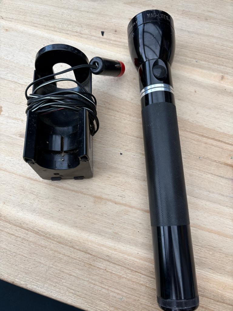 Mag-Lite zaklamp met oplader - Zwart, Gebruikt, Gebruikt, Ophalen of Verzenden, The-Thrift-Store@outlook.com, Ossenkamppad 25