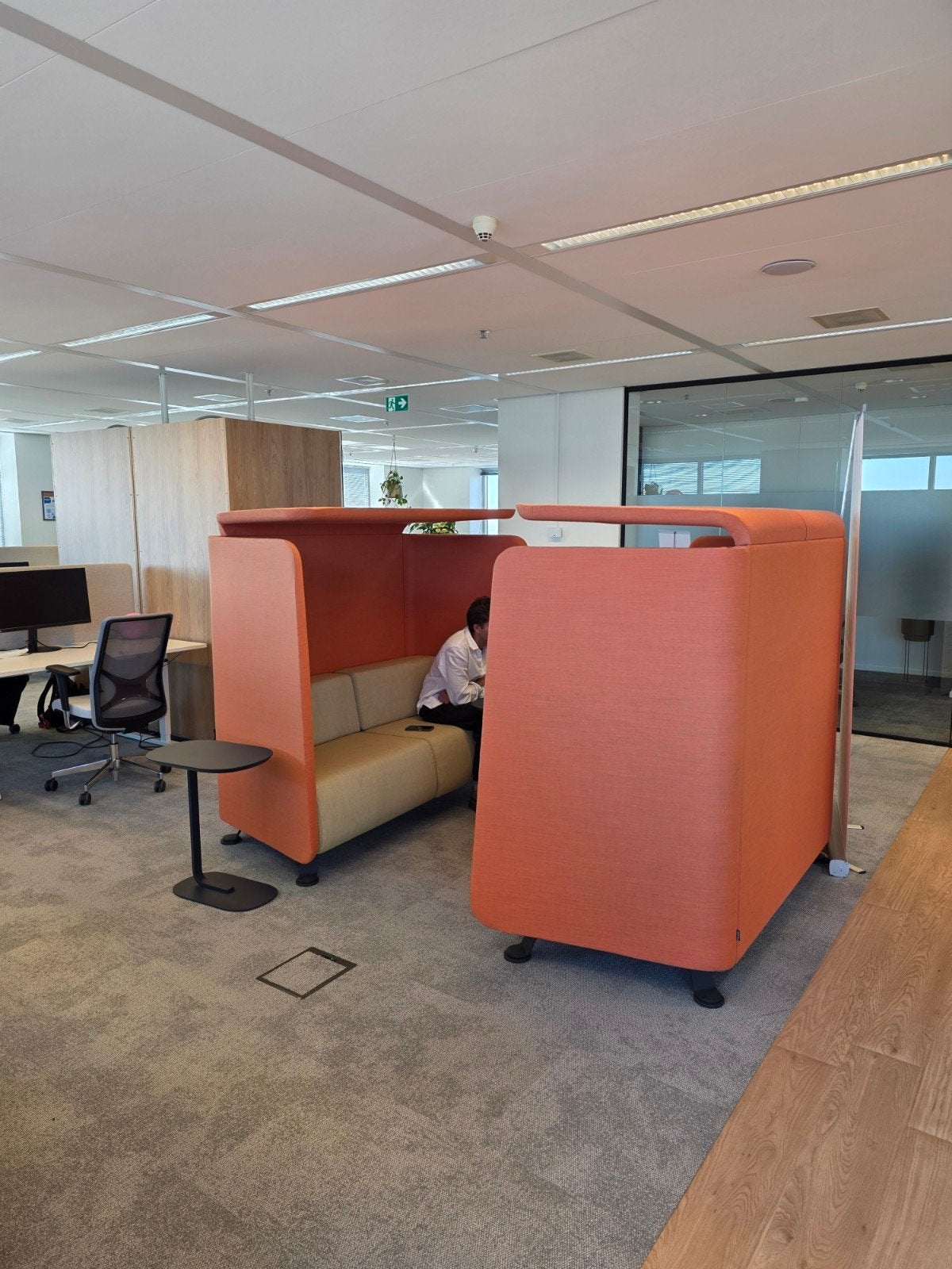 Complete kantoorinrichting: 6x werkplekken & 3 hokjes, Zakelijke goederen, Kantoor en Winkelinrichting | Kantoormeubilair en Inrichting