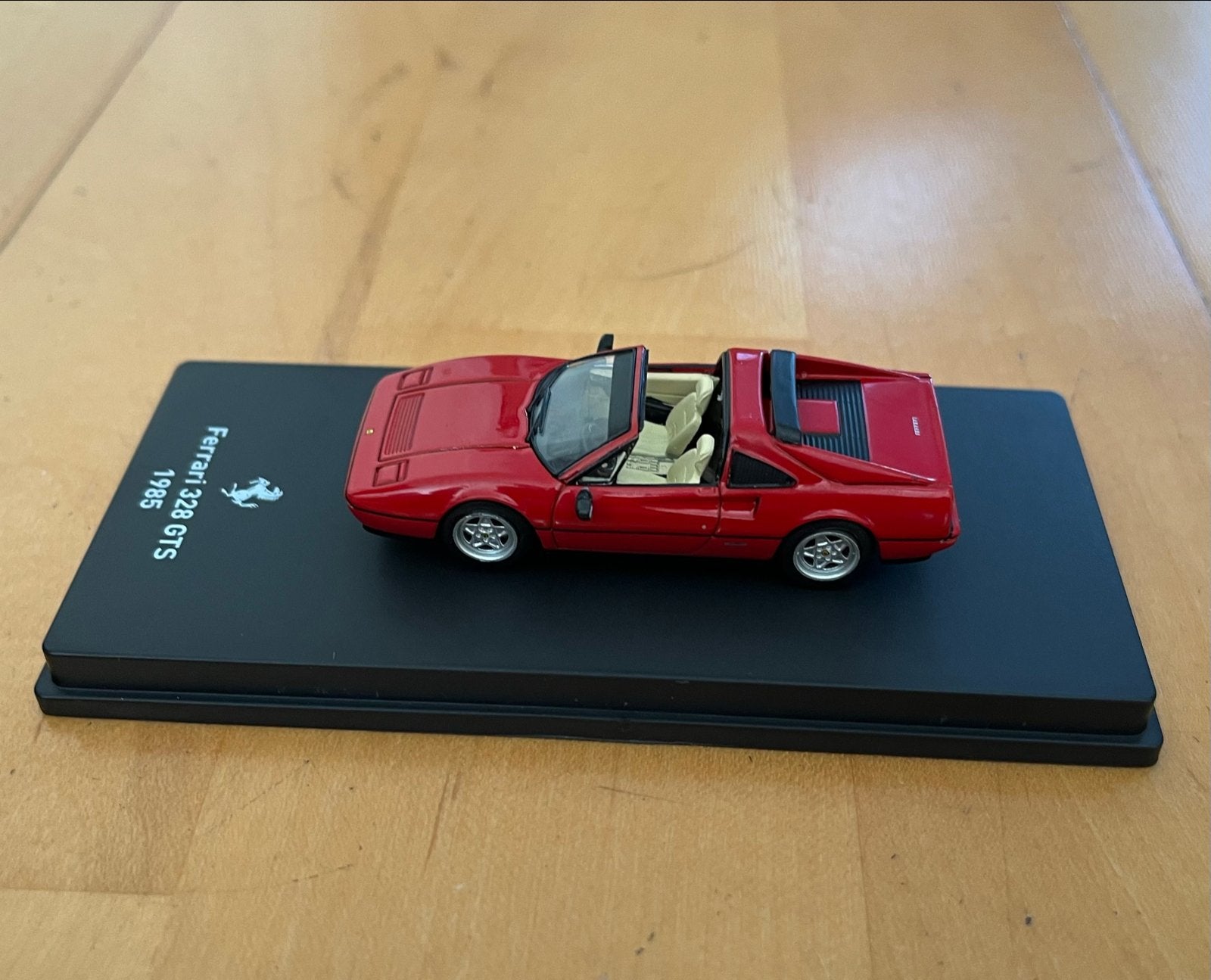 Ferrari 328 GTS 1985 Modelauto 1/64 - Rood, Ophalen of Verzenden, Zo goed als nieuw, Auto