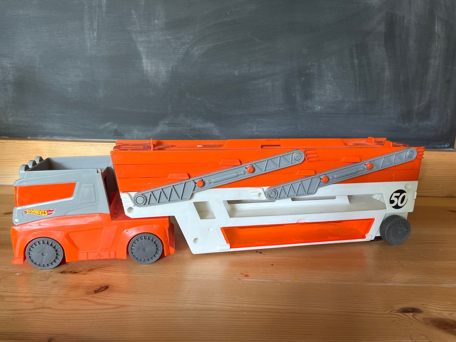 Hot Wheels Mega Hauler vrachtwagen - Opslag voor 50 auto's, Ophalen of Verzenden, Zo goed als nieuw
