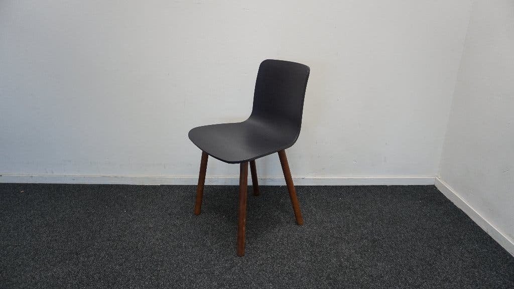 Vitra Hal Wood Stoel | Design stoelen | Eetkamerstoelen, Hout, Gebruikt, -, Zwart
