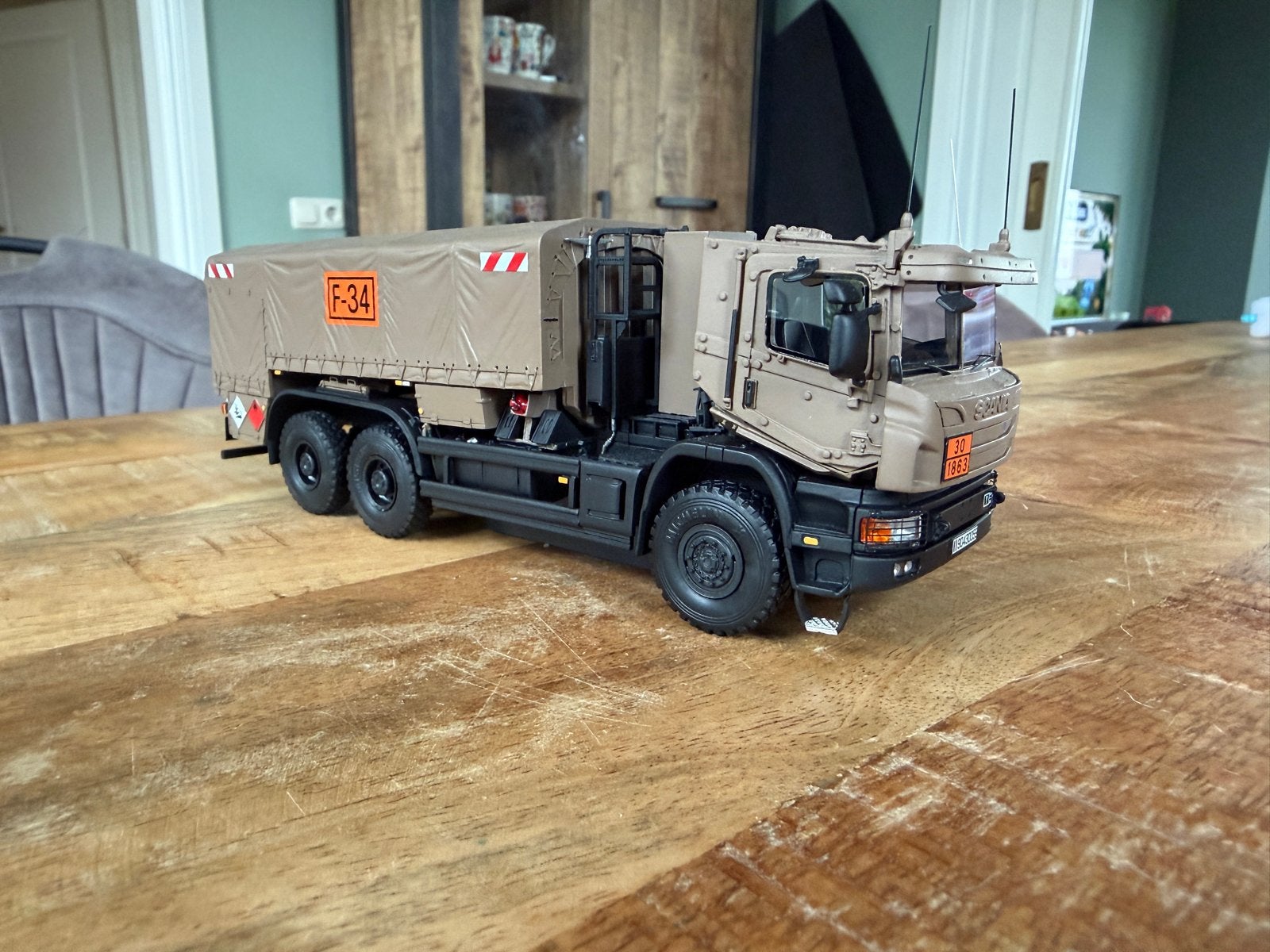 Scania C3P10 tankwagen Frans leger schaal 1:48, Ophalen of Verzenden, Zo goed als nieuw, Bus of Vrachtwagen