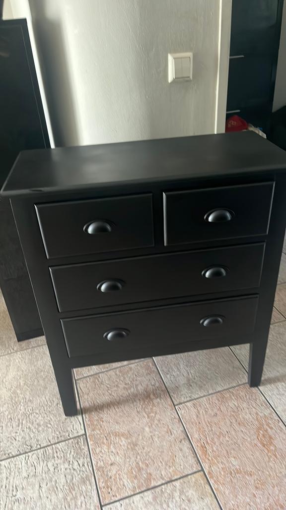 Zwart kastje met lades, Ophalen, 50 tot 100 cm, Zo goed als nieuw, Minder dan 100 cm