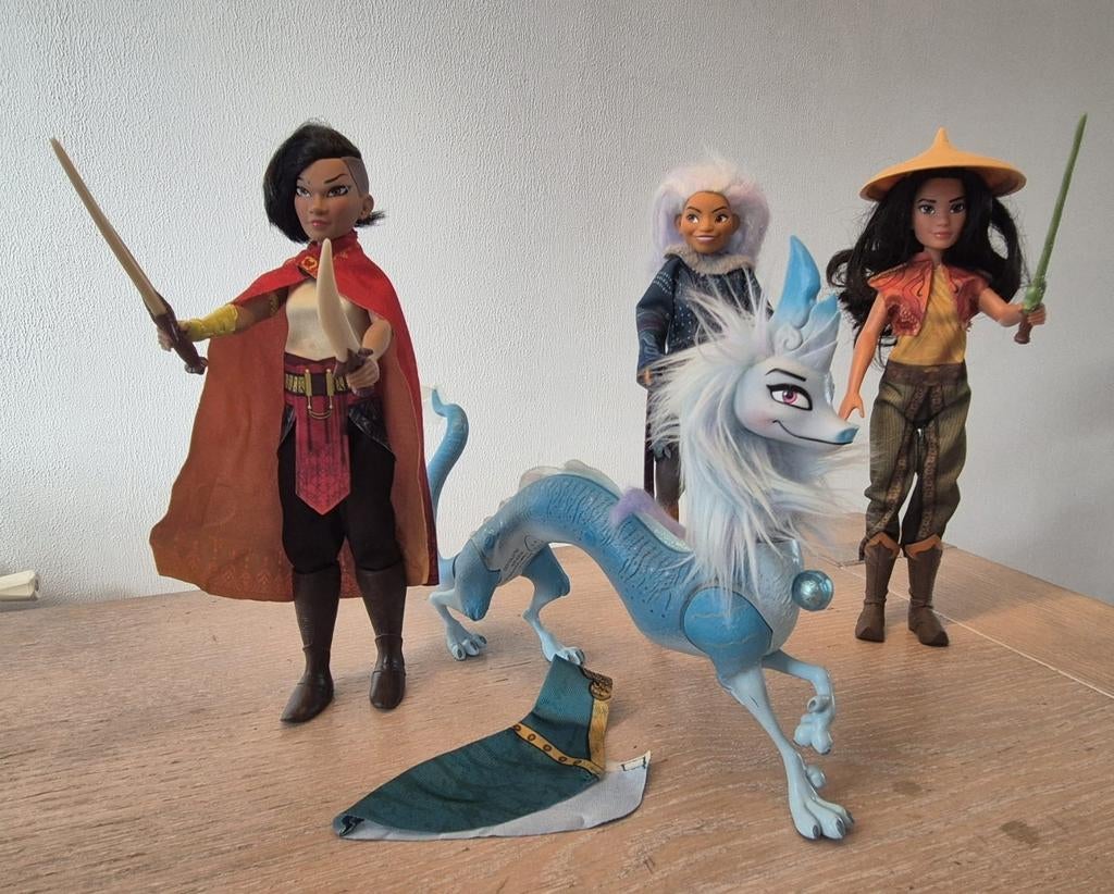 Raya en de Laatste Draak – Poppen & Lichtgevende Draak!, Ophalen of Verzenden, Zo goed als nieuw, Overige typen