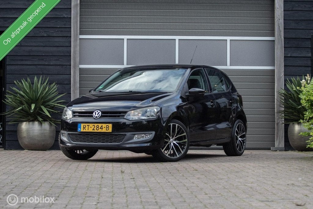 Volkswagen Polo 1.4-16V Highline|Apple/ Android Carplay| LM, Voorwielaandrijving, 4 cilinders, Zwart, Bedrijf