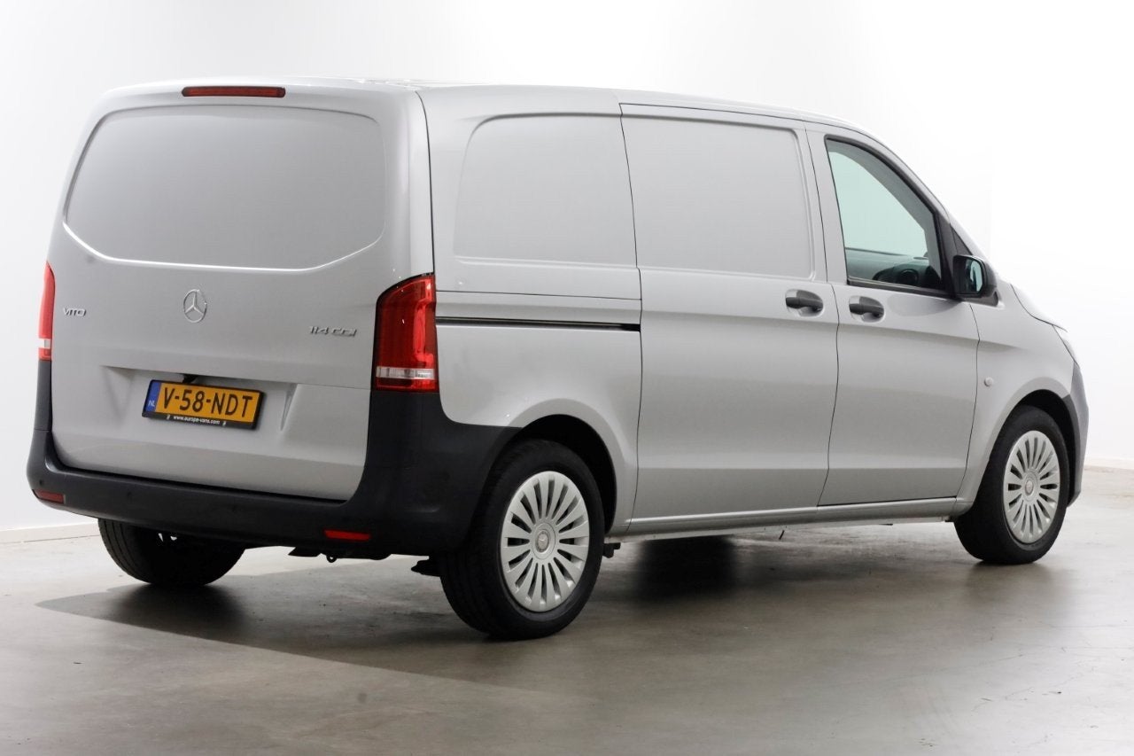 Mercedes-Benz Vito 114 CDI 136pk Compact 9G Automaat 2x Schu, Auto's, Dealer onderhouden, Gebruikt, Euro 6, 4 cilinders