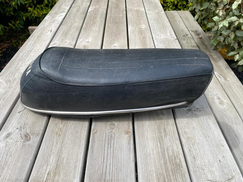 Zadel yamaha fs1, Fietsen en Brommers, Brommeronderdelen | Oldtimers, Ophalen of Verzenden, Zo goed als nieuw, Zadel, Yamaha