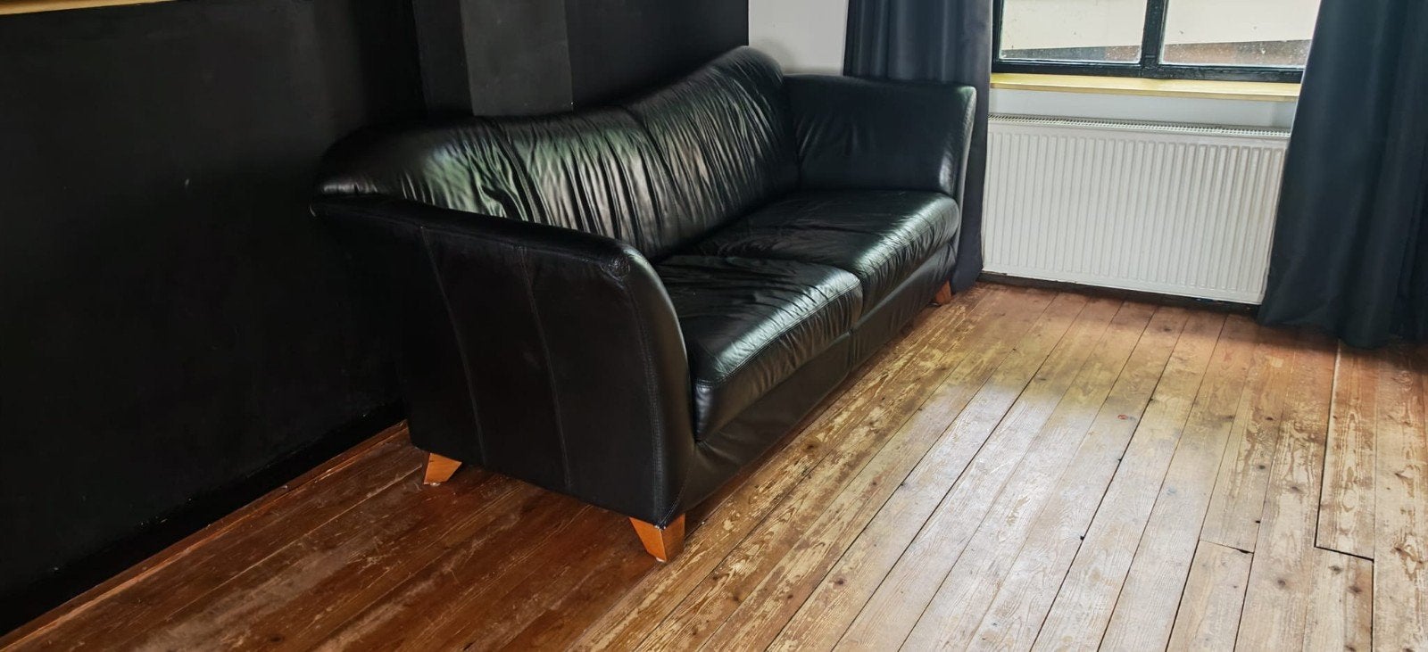 zwarte leren bank, Ophalen, Gebruikt, Rechte bank, Leer
