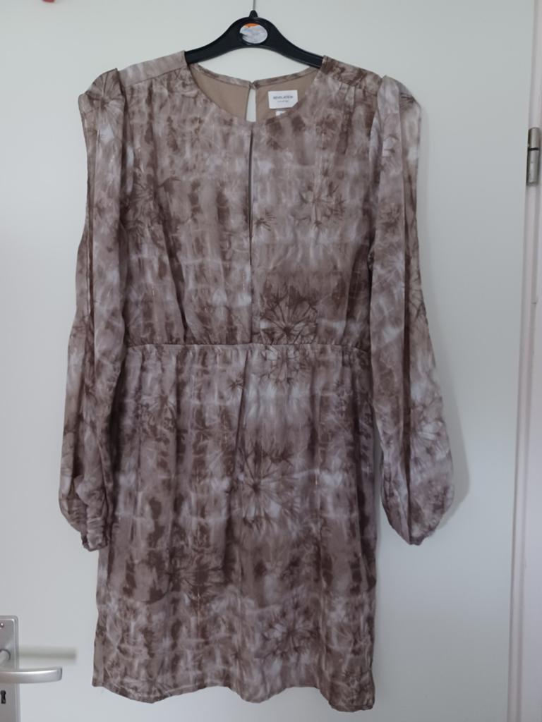 Jurk Revelation, Kleding | Dames, Ophalen of Verzenden, Zo goed als nieuw, Maat 38/40 (M), Boven de knie