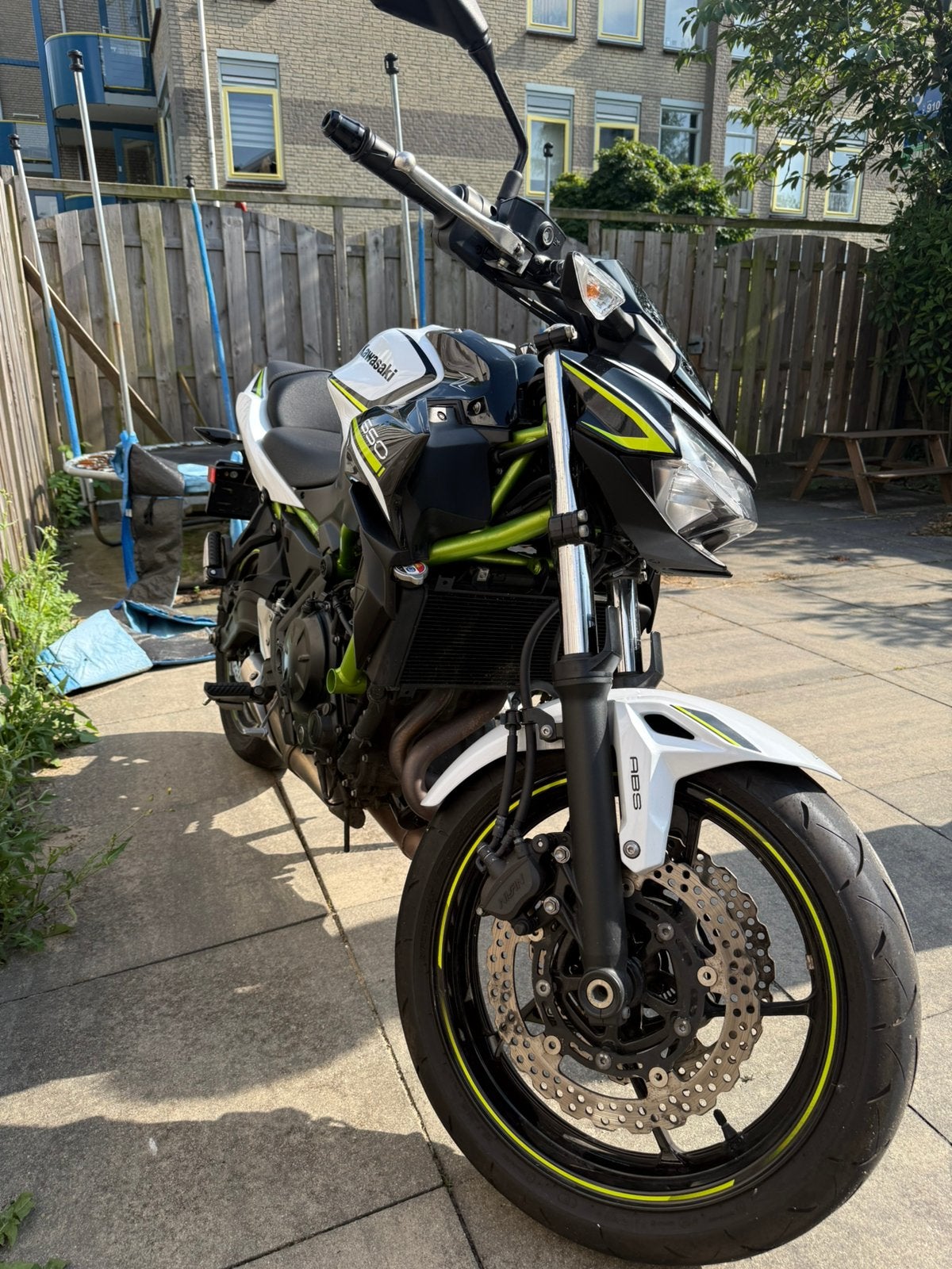 Kawasaki Z650 (2020), Particulier, Naked bike