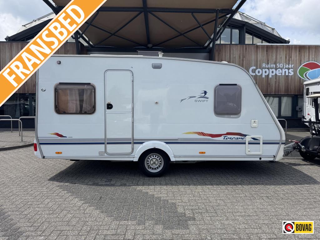 Swift Toscane 450 2003 BRAND 240 TENT!!!, Caravans en Kamperen, Standaardzit, Overige typen, Bedrijf, 750 - 1000 kg