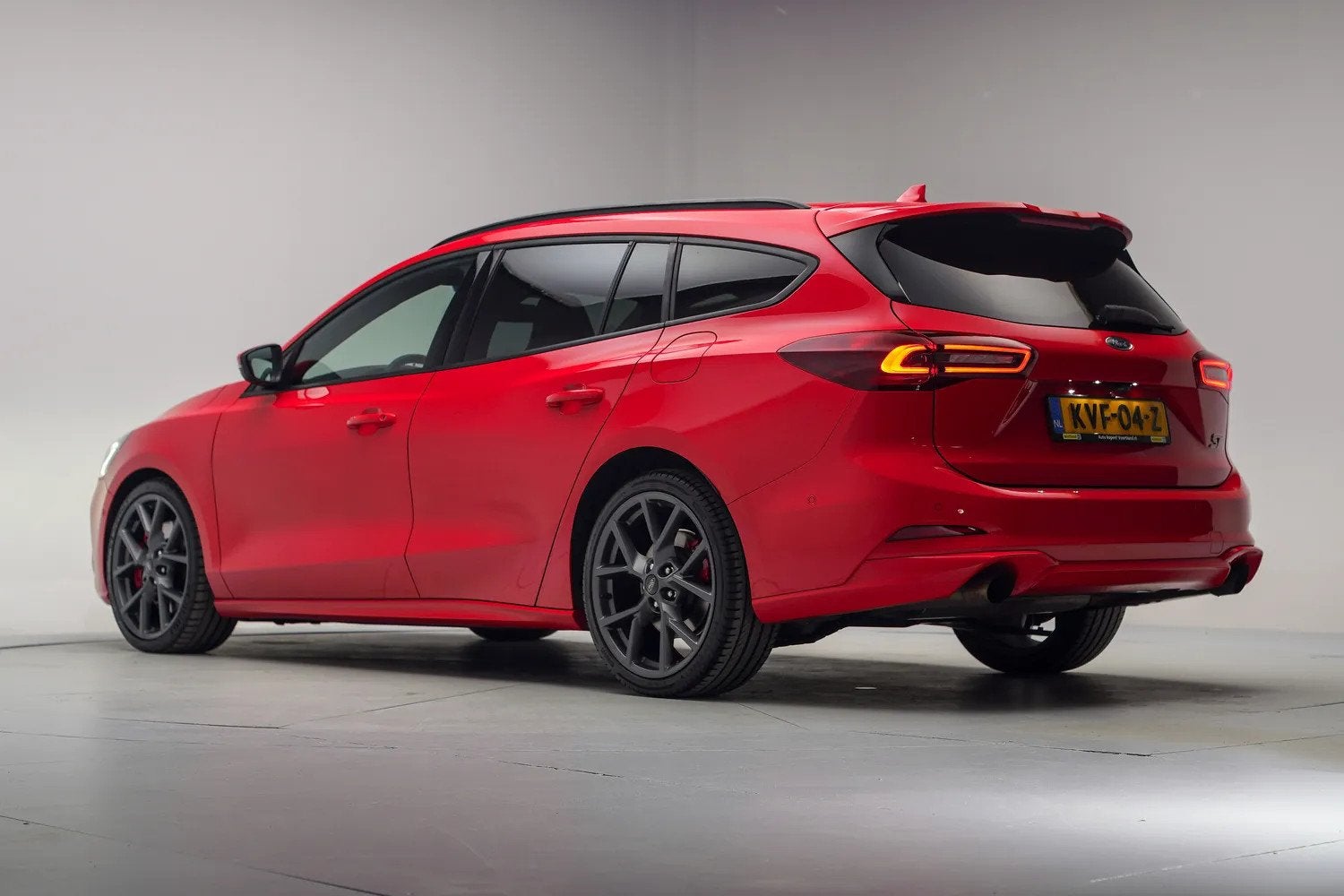 Ford Focus 2.3 EcoBoost ST Aut. [ HUD Perf.stoelen B&O Winte, Auto's, Dealer onderhouden, Gebruikt, 4 cilinders, 2261 cc